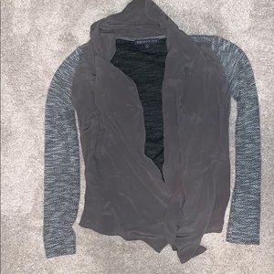 Briton Ivy open front multi media